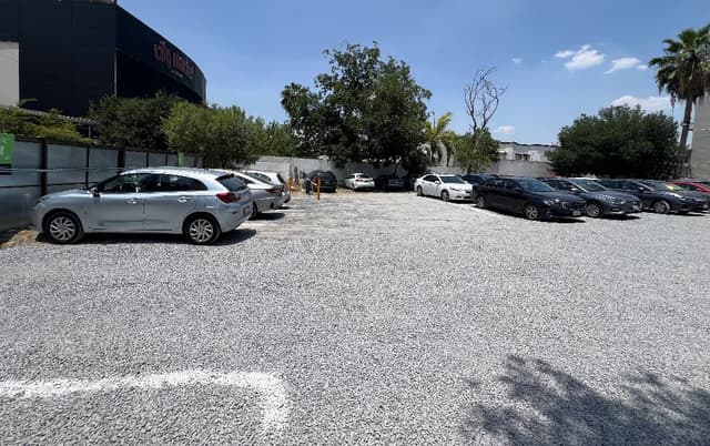 Estacionamiento 13 m² 8236f53e-5d43-4f3b-977d-65dfbe4283ea