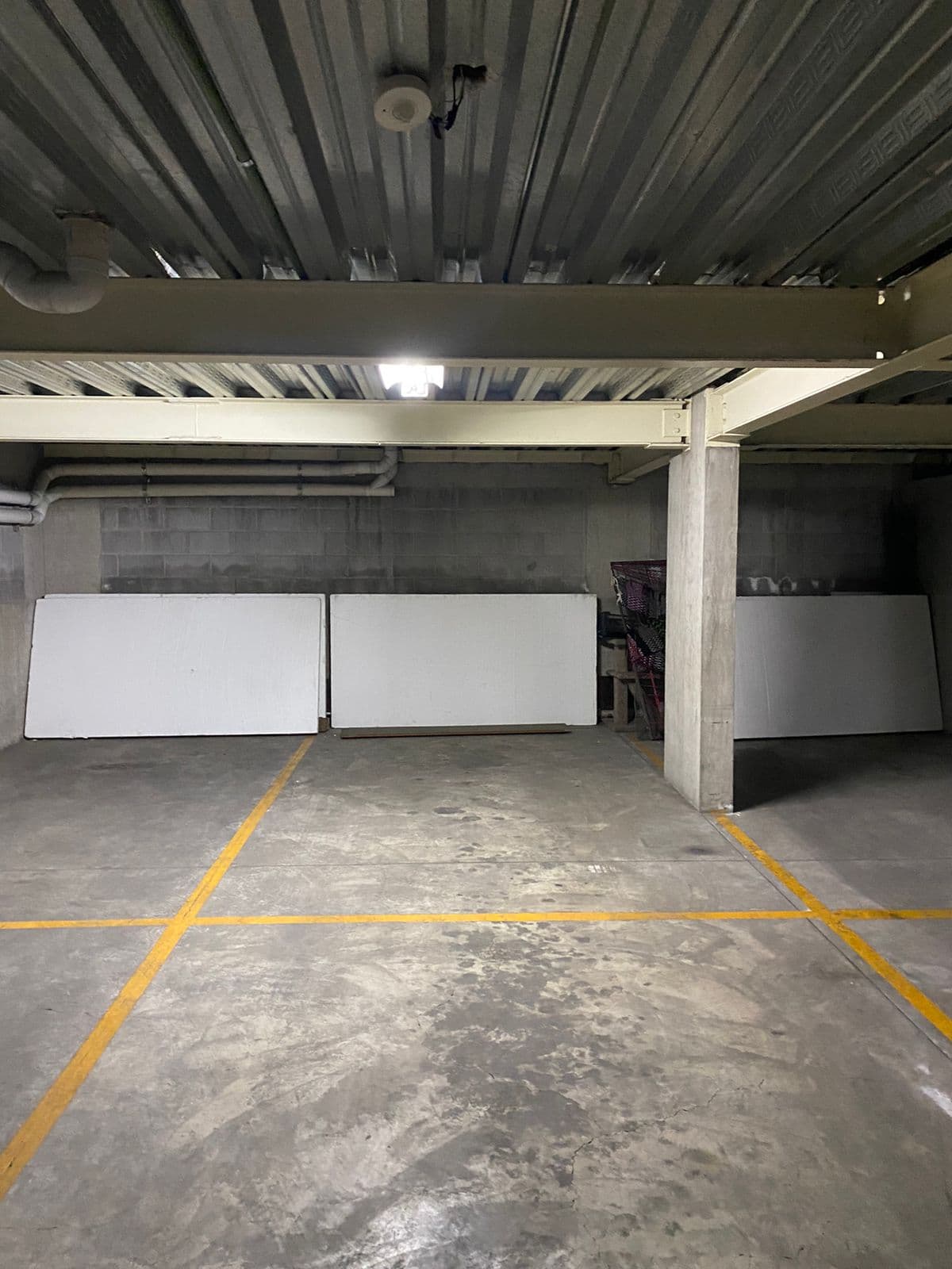 Fotografía real de un Estacionamiento que puedes rentar con SpotMe) de forma rápida y segura, ubicado en Hipódromo Condesa, CDMX. - Foto 2