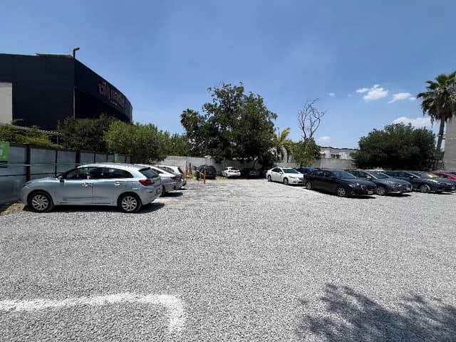 Estacionamiento 13 m² 8236f53e-5d43-4f3b-977d-65dfbe4283ea