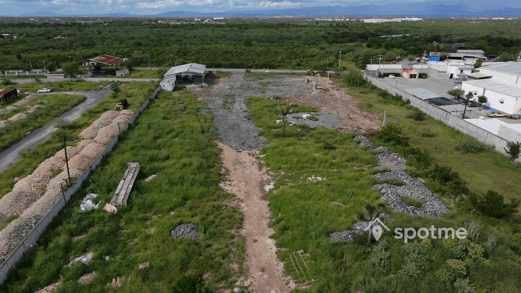 Terreno 3,400 m² 33fb1191-85d3-40cc-ae5d-8b6ebf92e565