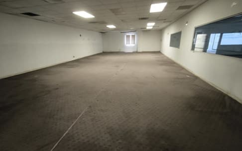 Industrial Unit 3,261 m² 912eb827-07e1-4d3b-9974-fe83868f9a8e