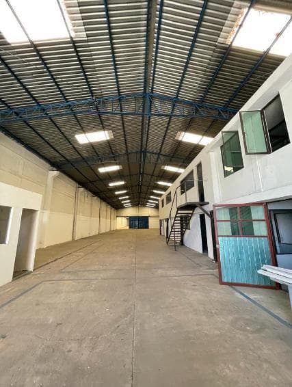 Warehouse 250 m² 3c633621-9ab7-46af-a0e3-a263b4ce208c