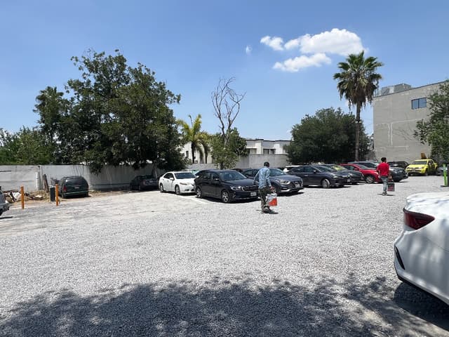 Estacionamiento 13 m² 8236f53e-5d43-4f3b-977d-65dfbe4283ea