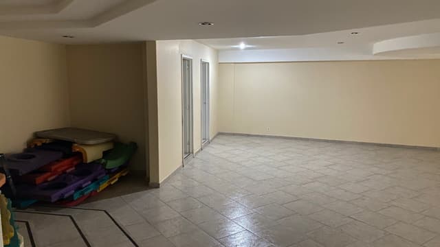 Bodega 200 m² e6d29a69-f437-44a9-a643-2226d1c4316e