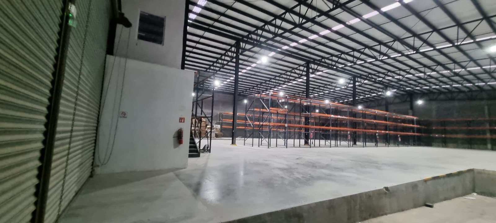 Bodega Industrial 2,748 m² cfc0257a-fdb3-4b04-a365-121e95234b0e