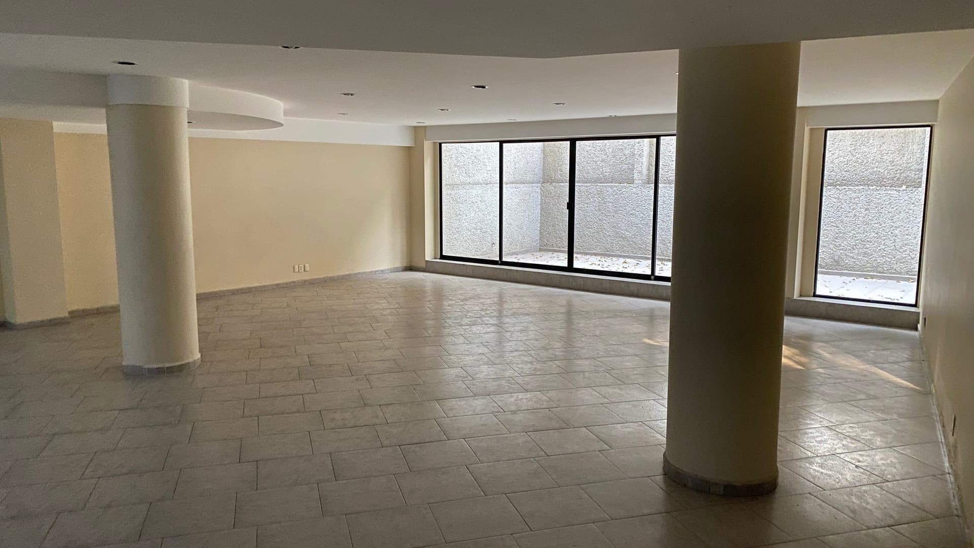 Bodega 200 m² e6d29a69-f437-44a9-a643-2226d1c4316e