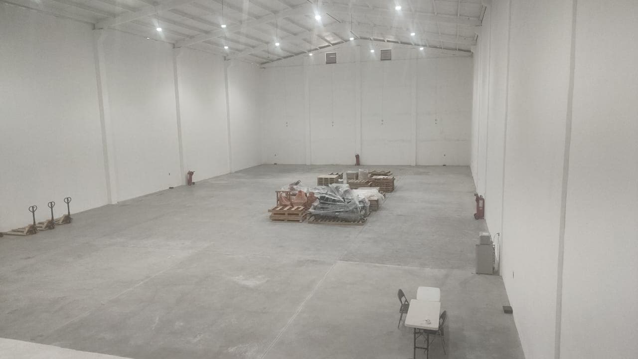 Warehouse 2,000 m² d375999d-025e-482b-abef-4c5507274fe6