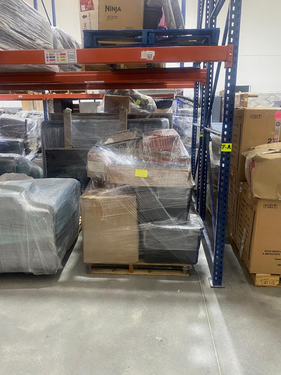 Mini-Bodega 2 m² 305a1b87-ddec-405e-9b44-100a51915c35