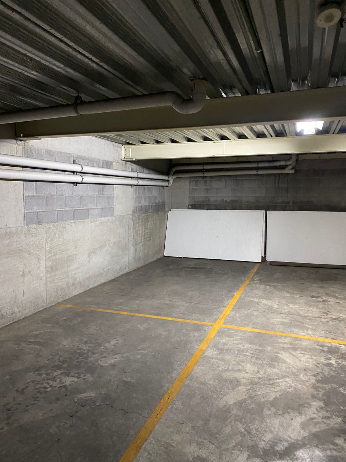 Fotografía real de un Estacionamiento que puedes rentar con SpotMe) de forma rápida y segura, ubicado en Hipódromo Condesa, CDMX. - Foto 3