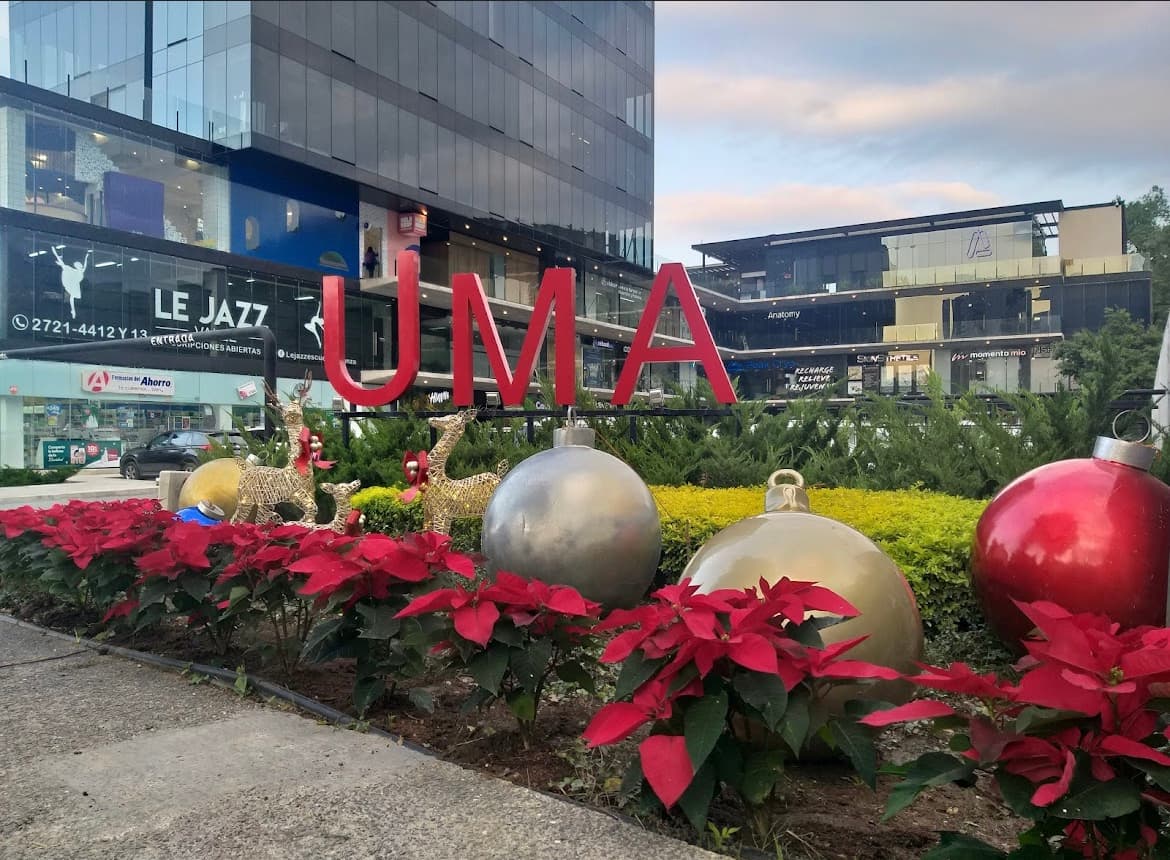 Plaza UMA