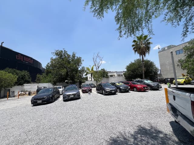 Estacionamiento 13 m² 8236f53e-5d43-4f3b-977d-65dfbe4283ea