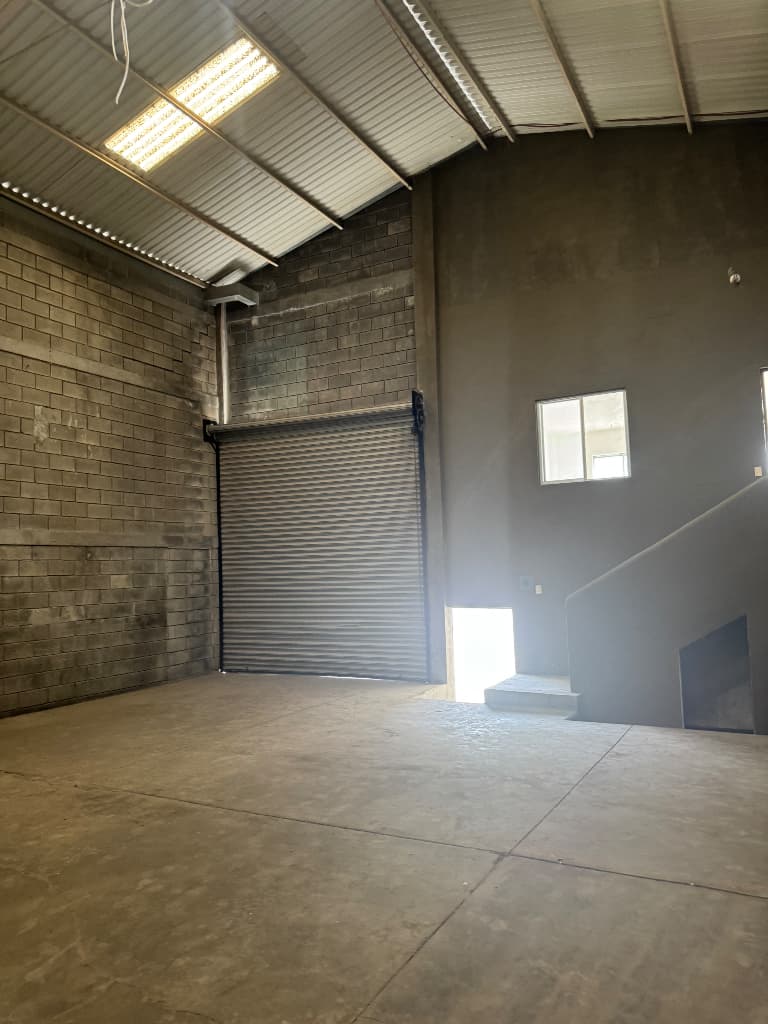 Fotografía real de un Commercial Warehouse que puedes rentar con SpotMe) de forma rápida y segura, ubicado en Monterrey, N.L.. - Foto 3