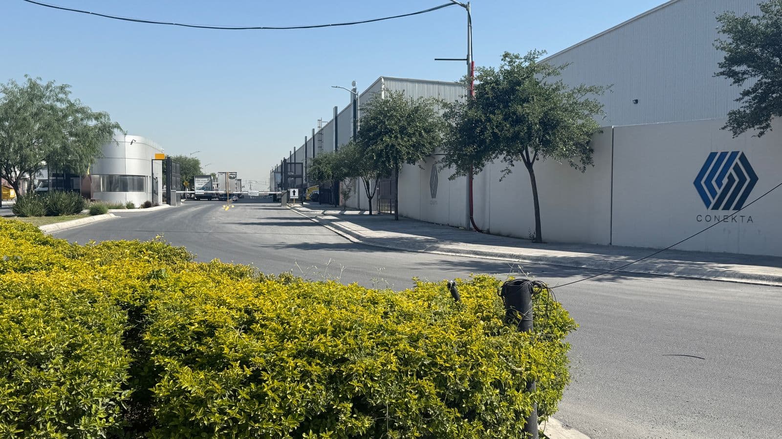 Industrial Warehouse 3,000 m² cd3e41e1-9700-4962-abdb-1003fa526aea