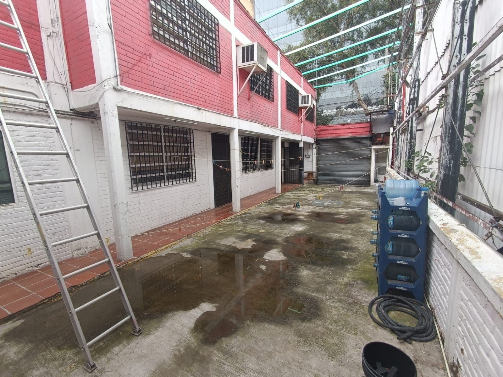 Fotografía real de un Parking que puedes rentar con SpotMe) de forma rápida y segura, ubicado en Tacuba, CDMX. - Foto 6