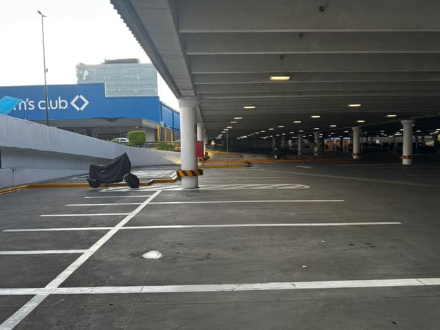 Estacionamiento 13 m² 38b5247f-07c7-4e43-8dd9-c5a1809aaec8