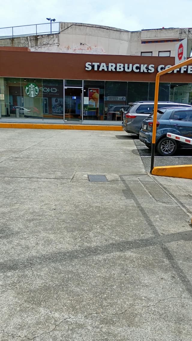 Estacionamiento 13 m² e95940de-5eb5-4abd-a53e-5e2e06875715