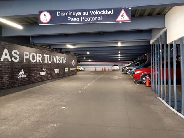 Estacionamiento 13 m² 0cf6f2cf-234c-40da-9bbc-31f76e3a9498